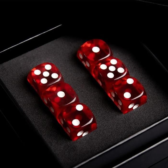 Linking Dice 2.0 by Nobuyuki Nojima