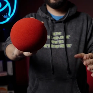 Bola Creciente Roja Gigante